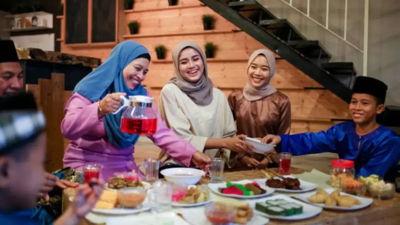 Eid-al-Fitr 2025: How To Ensure Mindful Eating Without Digestive Issues, Weight Gain