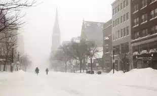 Emergency Declared In 3 US States As Massive Winter Storm Hits —How To Protect Yourself From Extreme Weather