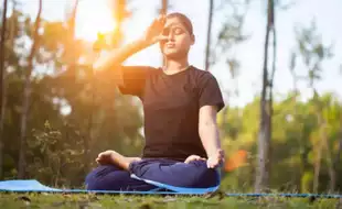 5 Basic Pranayama Breathing Exercises To Start Your Day