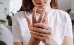 Why Women Are At A Higher Risk Of Getting Arthritis Than Men? Doctor Answers!
