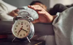 STOP Snoozing Your Alarm Multiple Times Every Morning; Know Why It Can Mess Up With Your Health