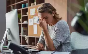 Moms Over 40, Beware! Watch Out For These Eye Problems Before It’s Too Late