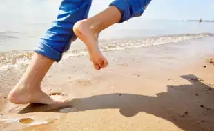 Is Barefoot Running Strengthening Your Joints Or Damaging Them Forever? Expert Weighs In