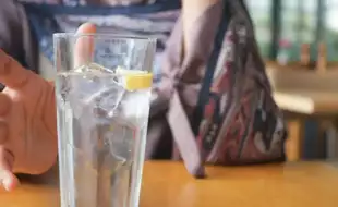 World Water Day 2025: Does Drinking Ice-Cold Water Help Burn Calories? Or Is It A Health Hazard