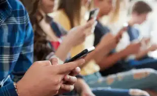 Gen Z Is Struggling With Phone Calls—Now They're Taking Classes To Overcome ‘Telephobia’